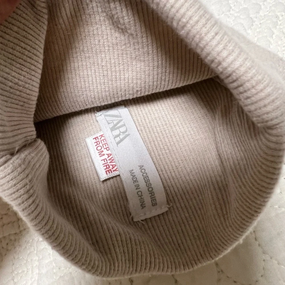 - ZARA BABY HAT Size1-6M